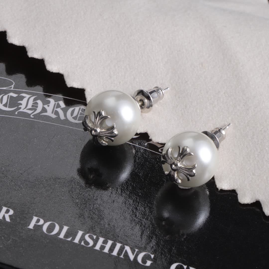 Chrome Hearts Classic Pearl Stud Earrings